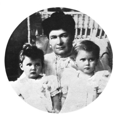 Elisabeth, Olga, GrandmumMariaPavlovna.jpe