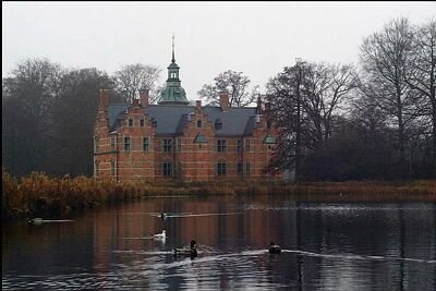 Frederiksborg_Castle.jpg