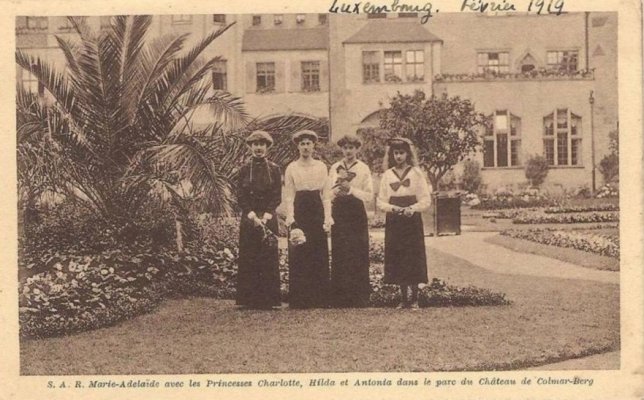 The four eldest princesses outside Schloss Colmar-Berg.jpg