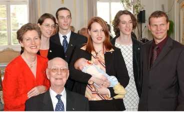 Lennart och familj.jpg