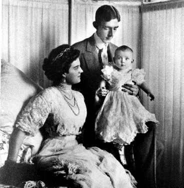 Prinsparet Wilhelm och Maria med Lennart.jpg