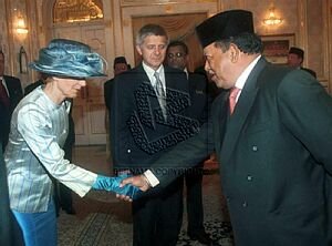 Yang DiPertuan Agong and Polish PM 2.jpg