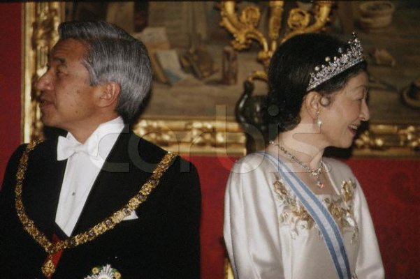 Empress Michiko Tiara.jpg