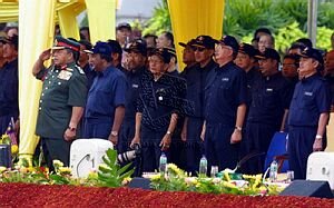 King salutes and Negaraku.jpg
