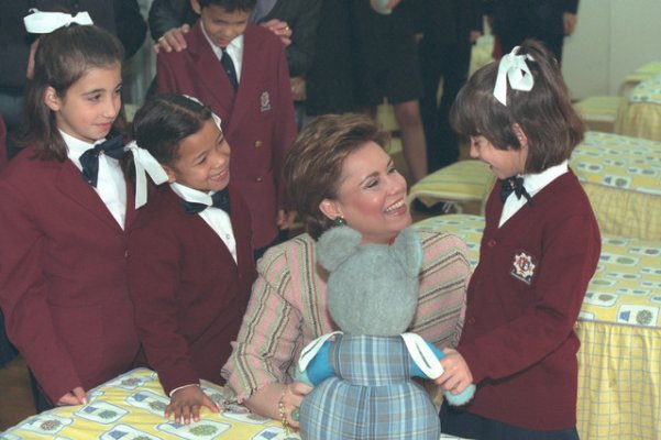 orphanage Portugal, april 2000.jpg