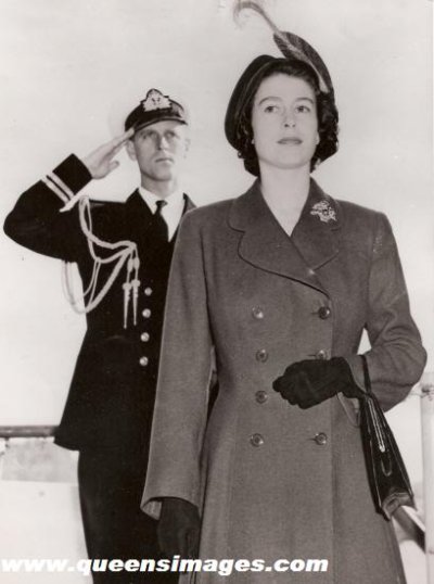 1950-6-1 princess_elizabeth_in_malta.jpg