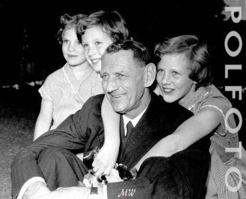 1953-06-00 family 05.JPG