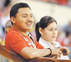 royal couple at friendly football match 29.01.05.jpg